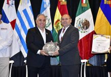 Alcalde de Pánuco recibe reconocimiento como Vicepresidente Internacional de Finanzas Gubernamentales 2025