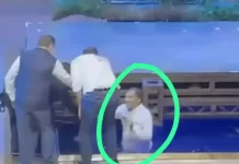 VIDEO / Max Cortázar cae en una fuente de agua durante la convención panista