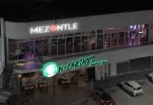 Por dejar entrar a menores de edad en antro «Mezontle» de Xalapa, vigilante pide «moche» de 300 pesos