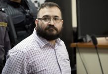 Acusa Fiscal: Javier Duarte gozaba de internet, celular, colchón ortopédico y bolígrafo con videocámara