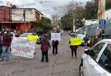 Trabajadores de hospitales en Veracruz protestan otra vez por adeudos de la empresa LEIH
