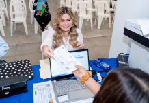 Alcaldesa Maryjose Gamboa pone el ejemplo y cumple con el pago del impuesto predial