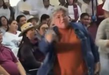 VIDEO / Zepeta le hace el «feo» a alcaldesa de Lerdo y ésta le reclama en pleno mitin