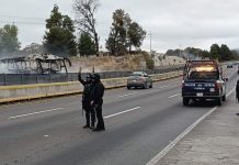 VIDEO / En la Autopista México-Puebla queman ADO y otros vehículos tras abatimiento de «El Mencho»