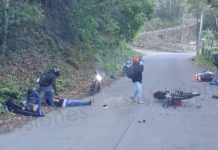 Un muerto y tres heridos en choque de motos en Tlalnelhuayocan