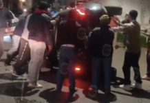 VIDEO / Camioneta se vuelca en Xalapa
